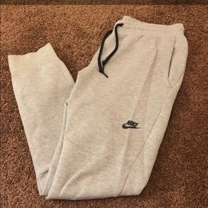men’s nike tech sweatpants